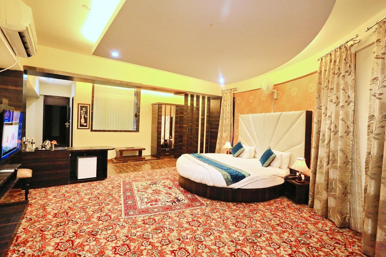 Hotel Asian Park Srīnagar Exterior foto